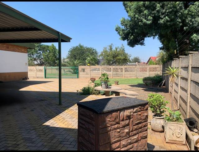 3 BEDROOM HOUSE FOR SALE IN VANDERBIJLPARK CE 5